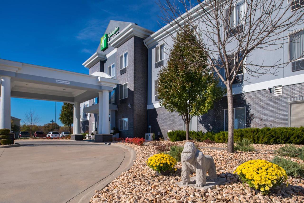 Holiday Inn Express & Suites Pittsburg By Ihg Экстерьер фото