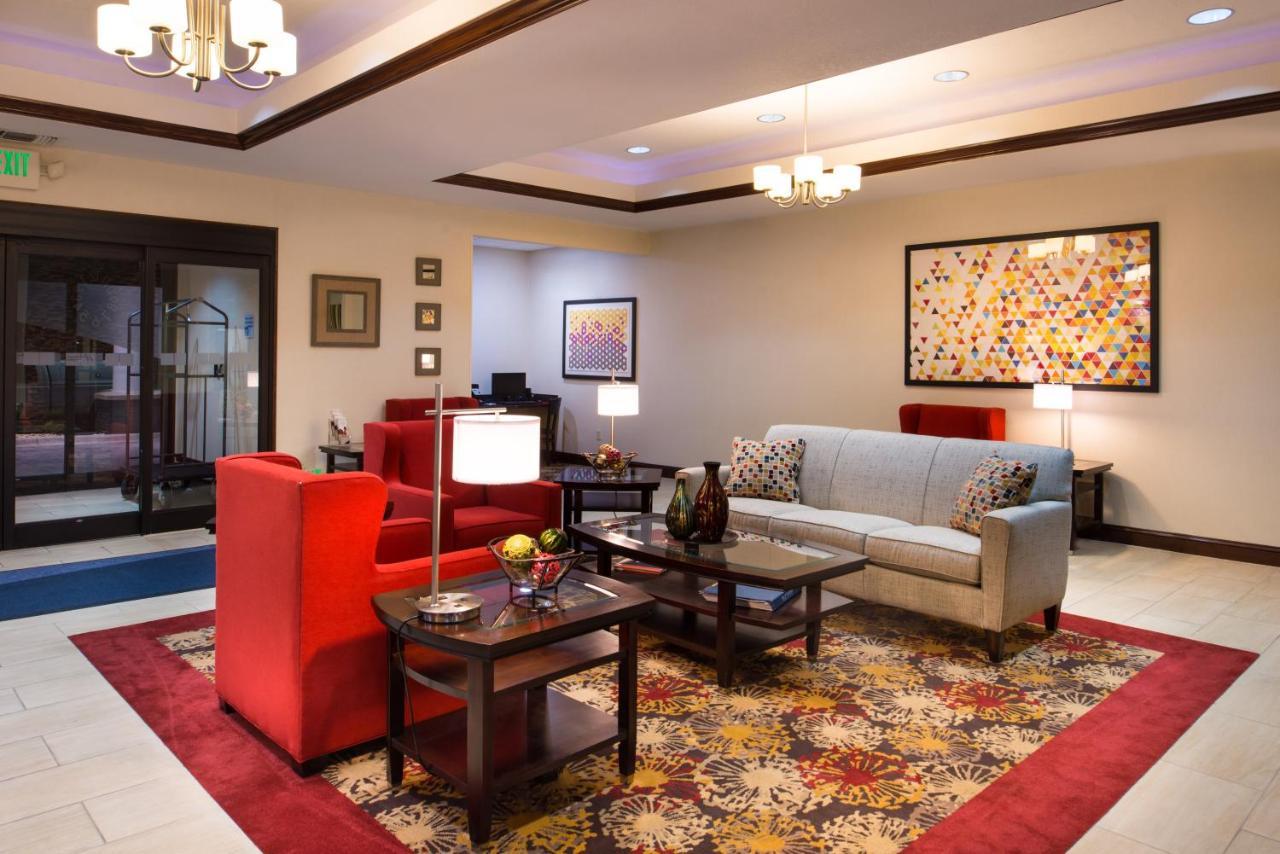 Holiday Inn Express & Suites Pittsburg By Ihg Экстерьер фото