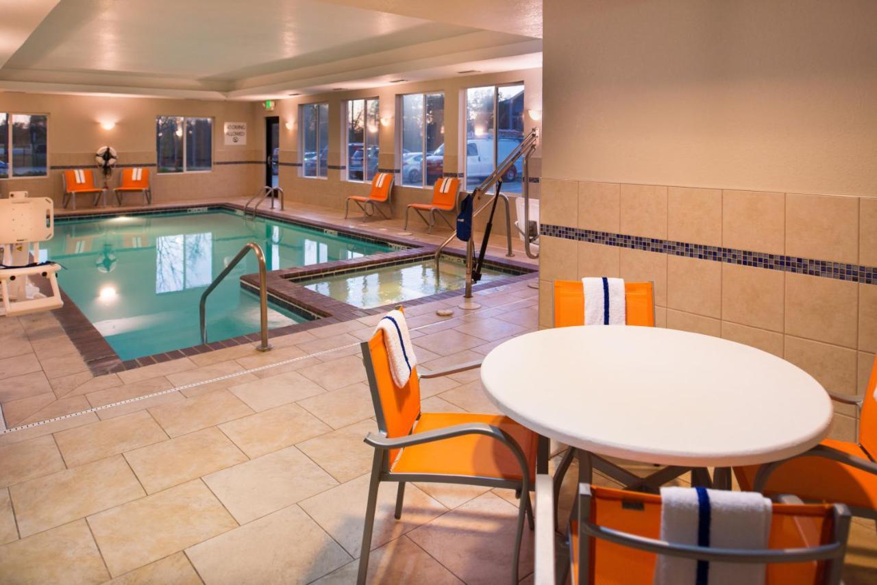 Holiday Inn Express & Suites Pittsburg By Ihg Экстерьер фото