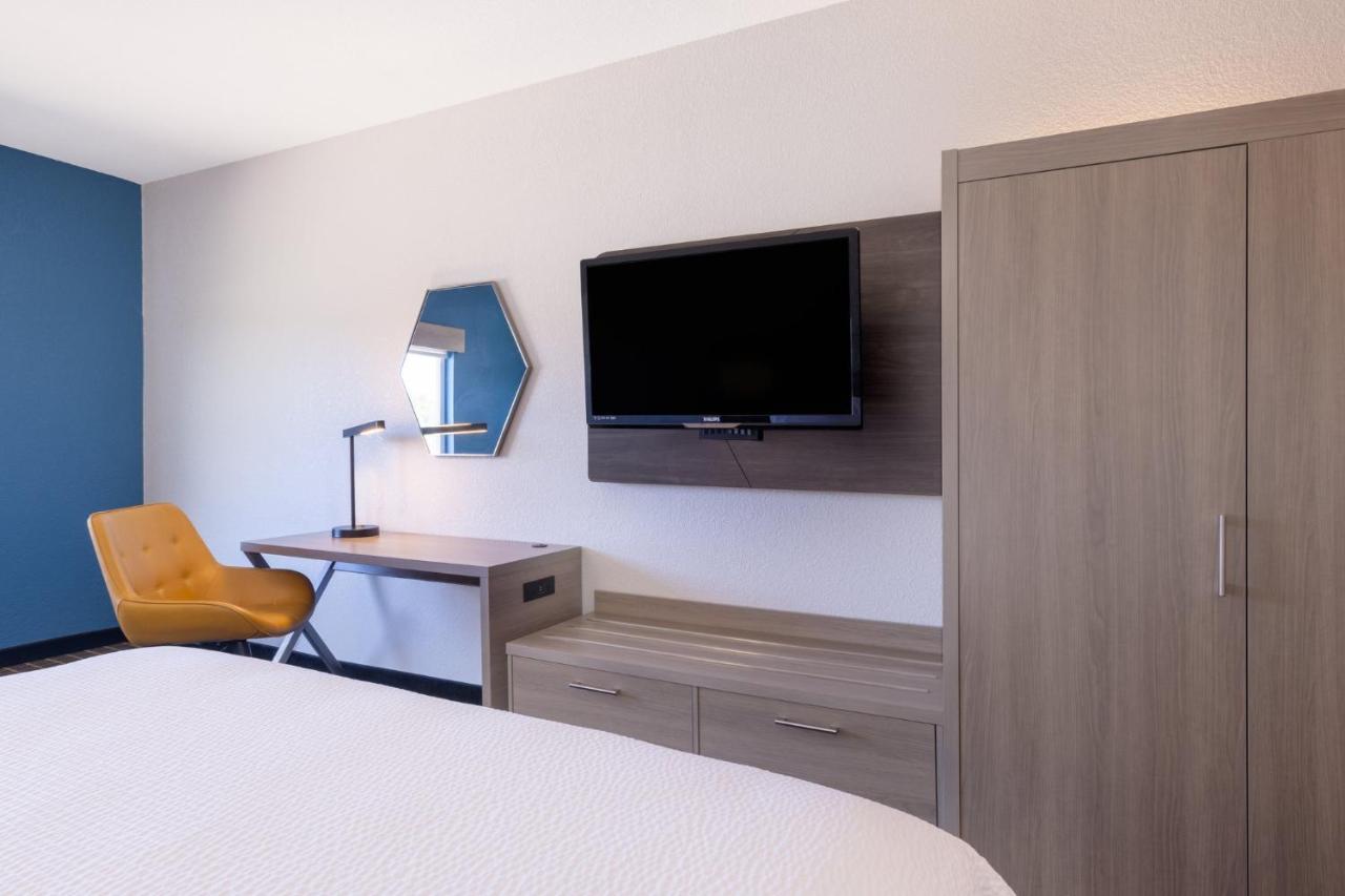 Holiday Inn Express & Suites Pittsburg By Ihg Экстерьер фото