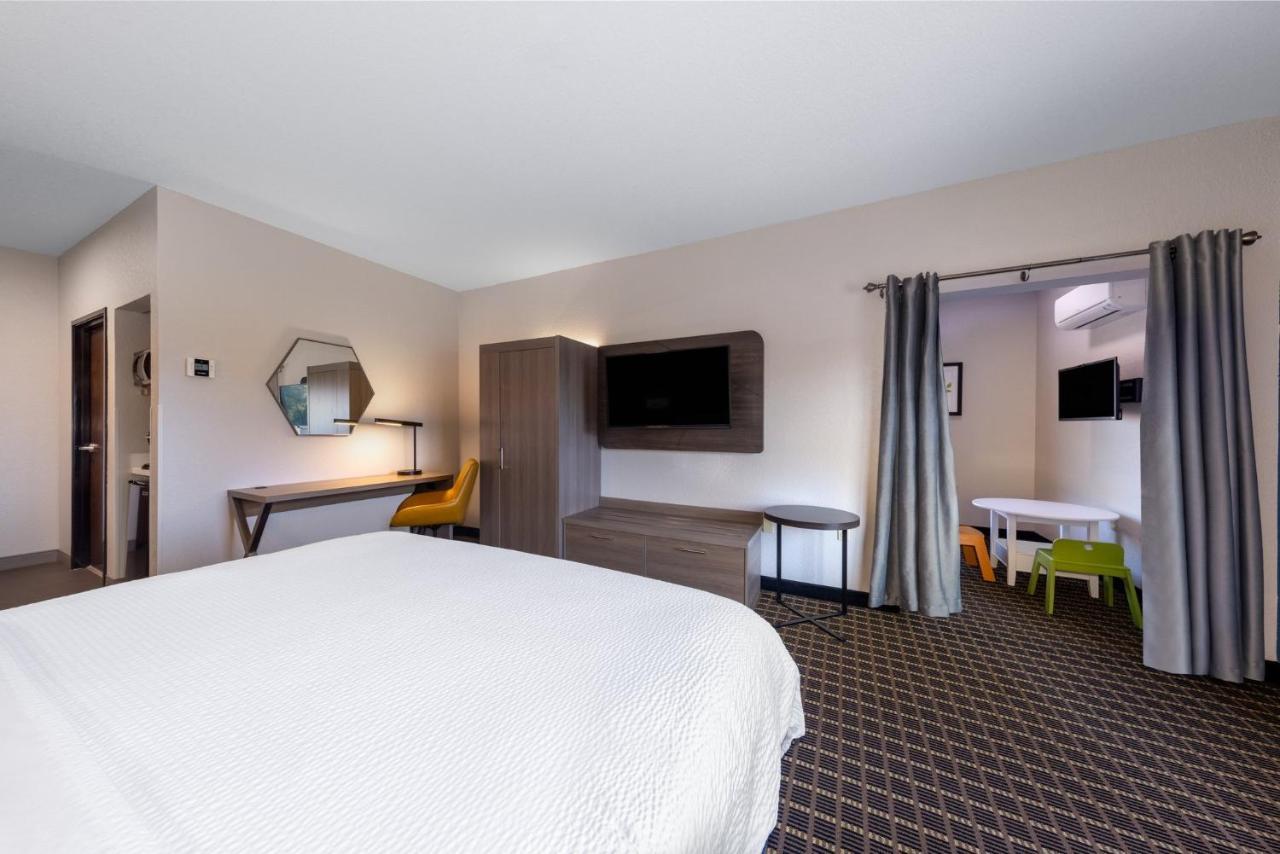 Holiday Inn Express & Suites Pittsburg By Ihg Экстерьер фото
