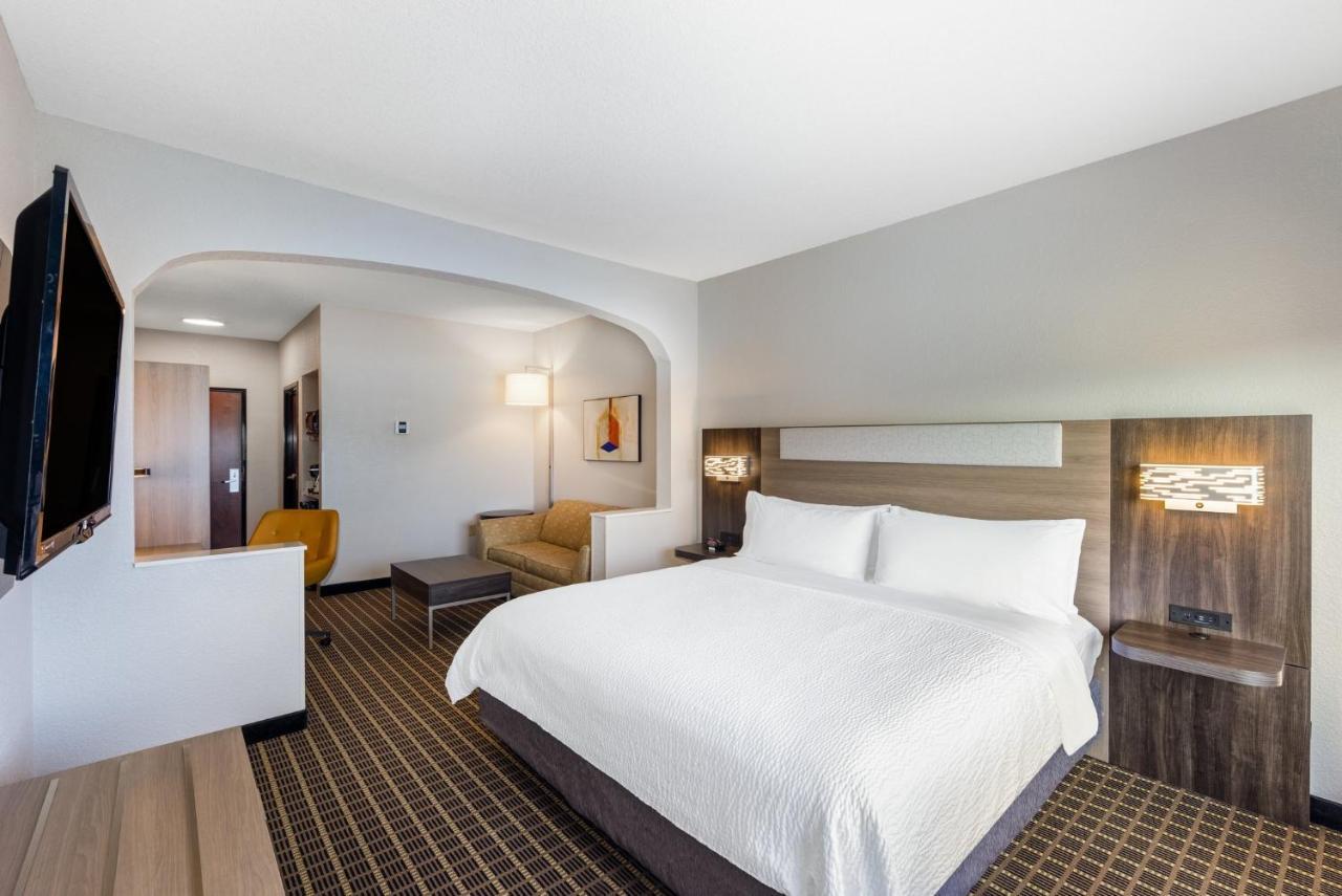Holiday Inn Express & Suites Pittsburg By Ihg Экстерьер фото