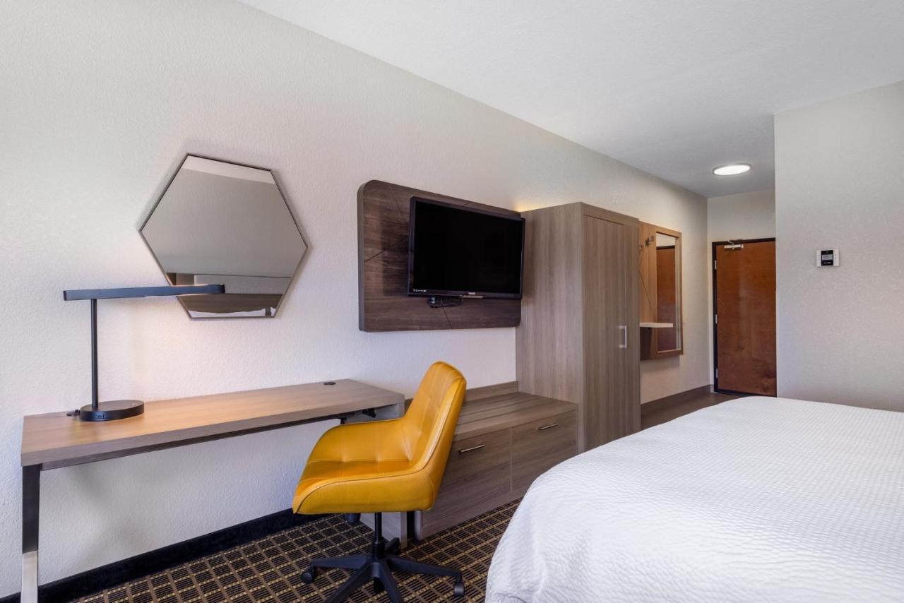 Holiday Inn Express & Suites Pittsburg By Ihg Экстерьер фото