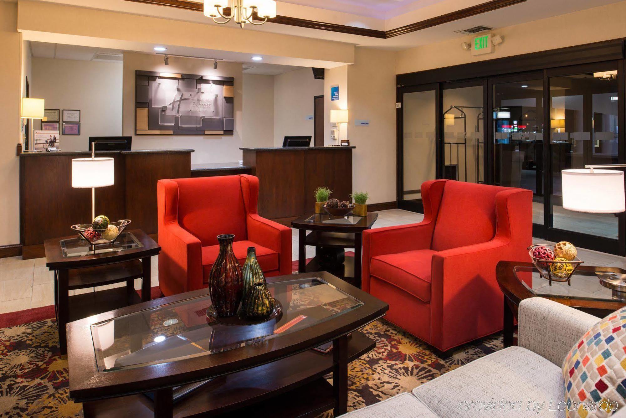 Holiday Inn Express & Suites Pittsburg By Ihg Экстерьер фото